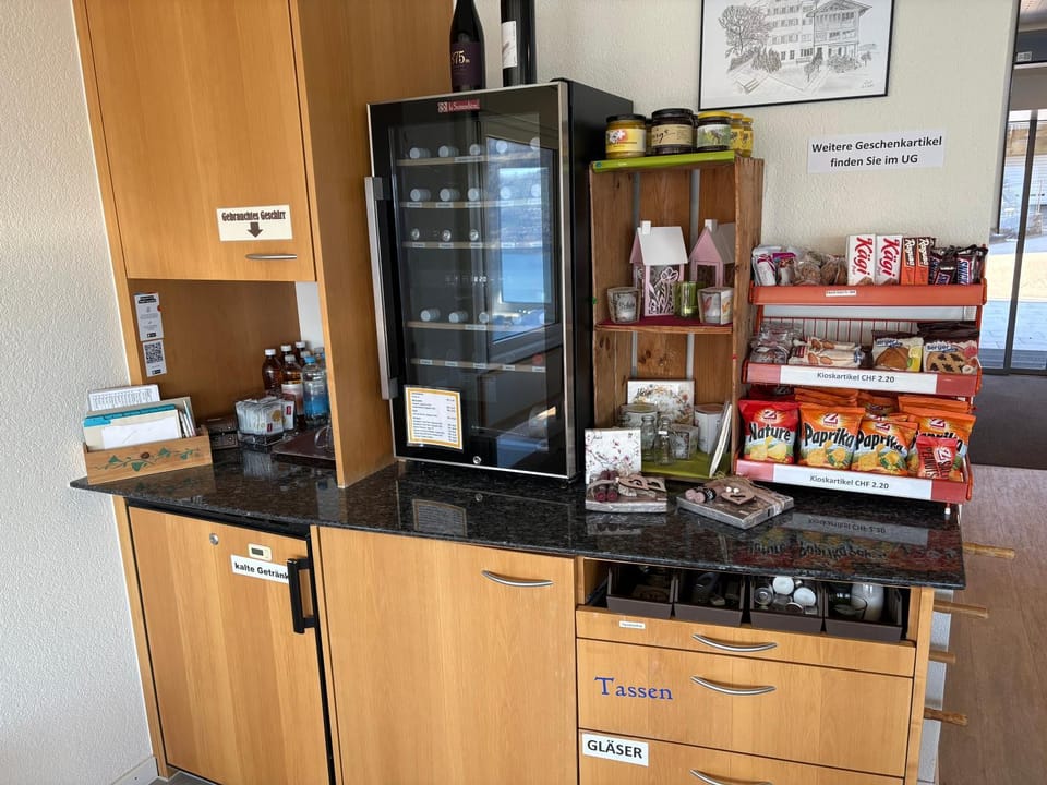 Coffee/tea facilities, minibar