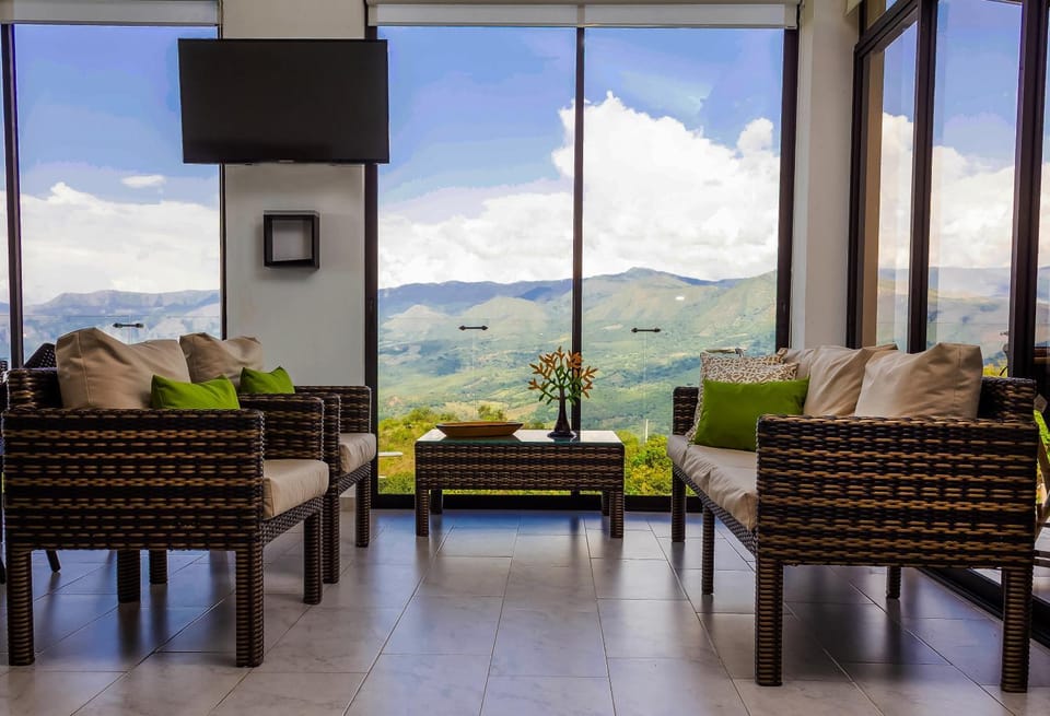 Communal lounge/ TV room, Natural landscape, Mountain view