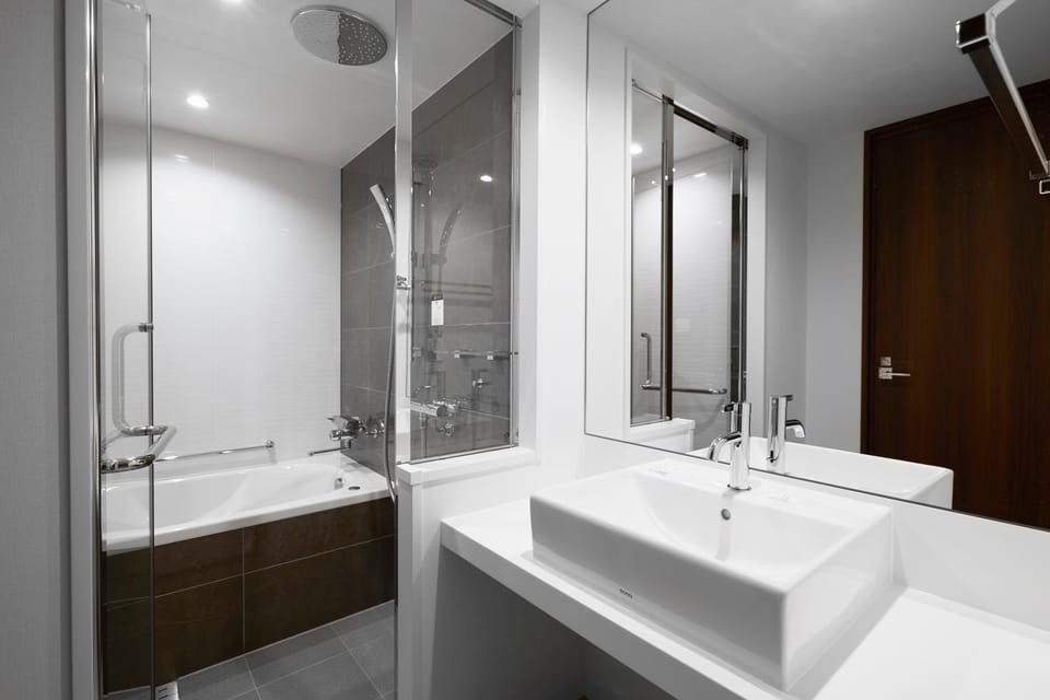 Bathroom, Bath