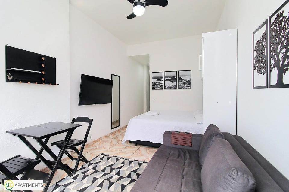Studio with nice sea view in Copacabana Apartment in Rio de Janeiro
