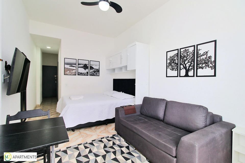 Studio with nice sea view in Copacabana Apartment in Rio de Janeiro