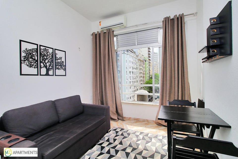 Studio with nice sea view in Copacabana Apartment in Rio de Janeiro