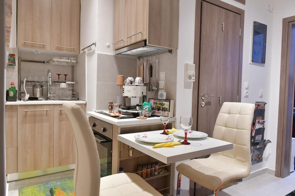 Coffee/tea facilities, Kitchen or kitchenette, Dining area
