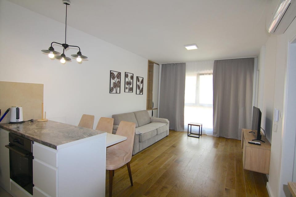 Living room, Seating area, Dining area, pet friendly