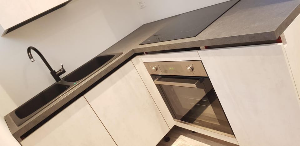 Kitchen or kitchenette, pet friendly, stove