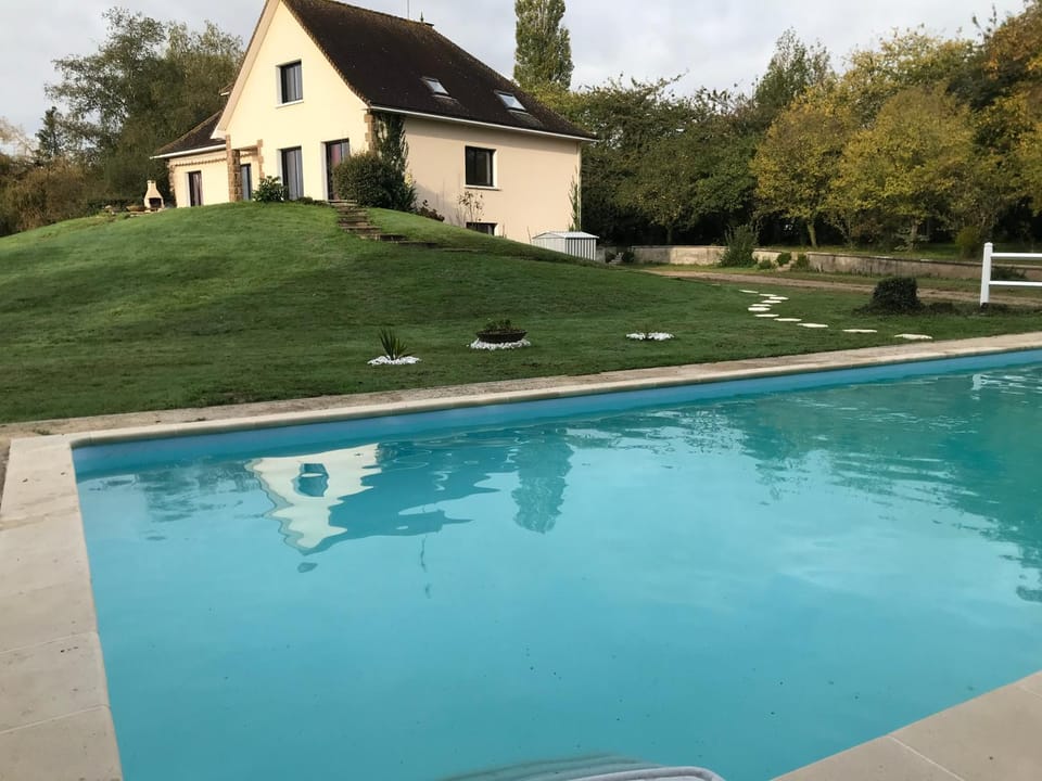 Swimming pool, Swimming pool