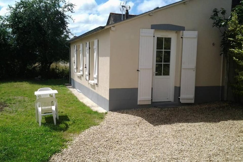 Petite maisonnette atypique et son jardinet House in Brittany