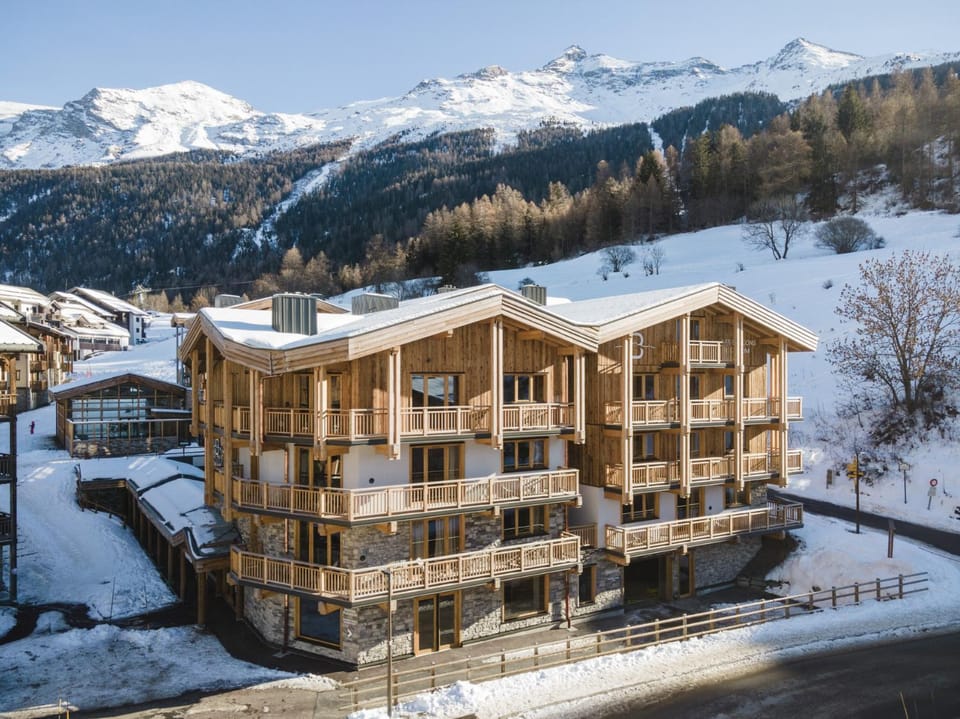Property building, Winter