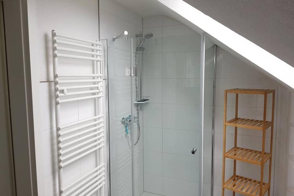 Dachwohnung Eyb mit 3 Schlafzimmern Apartment in Ansbach