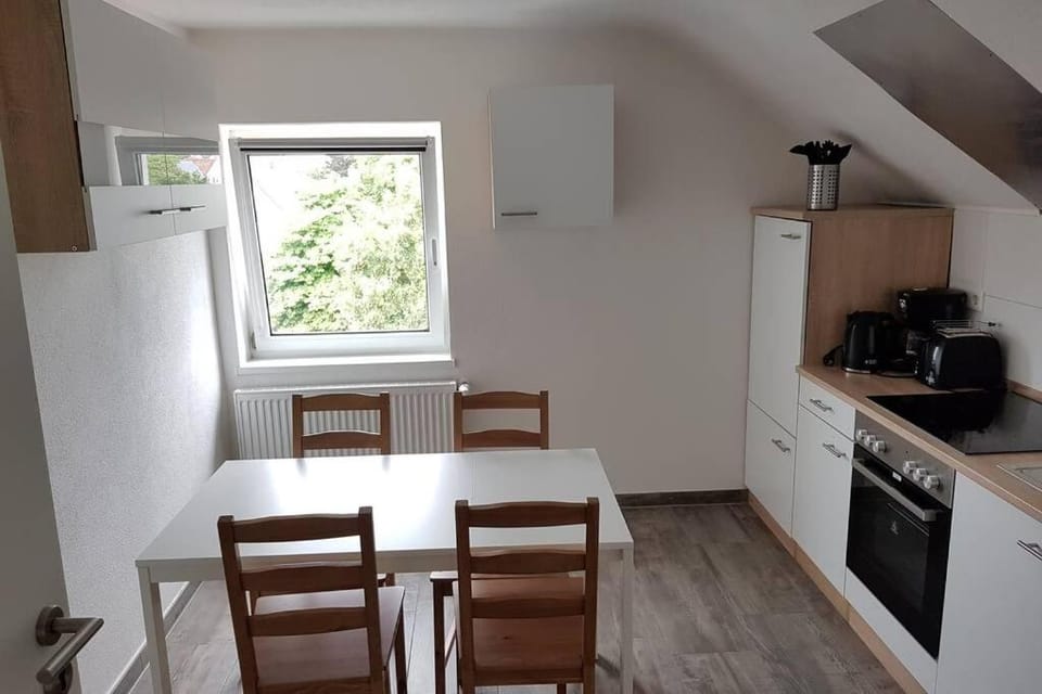 Dachwohnung Eyb mit 3 Schlafzimmern Apartment in Ansbach