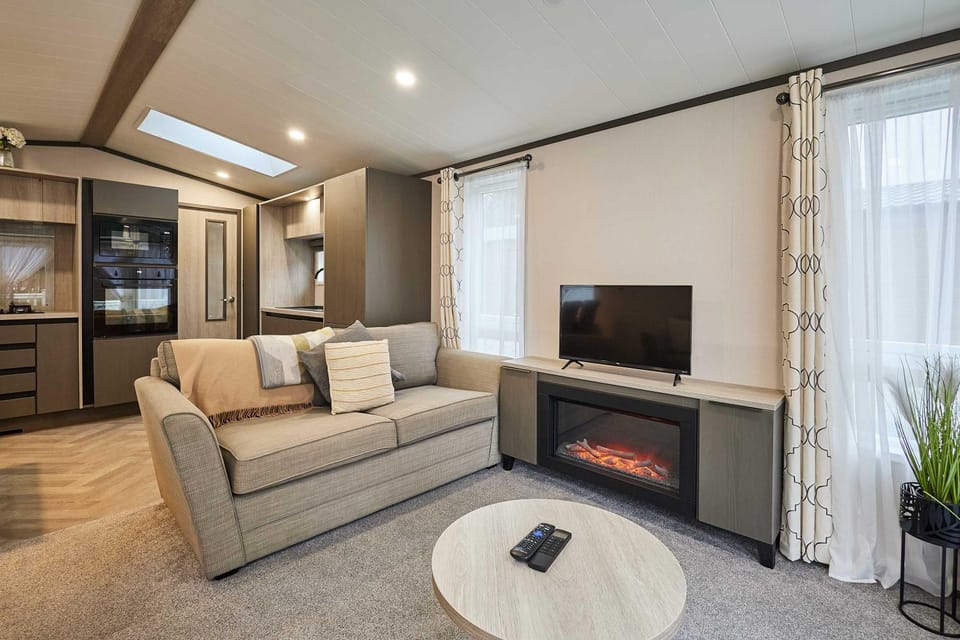 TV and multimedia, Living room, fireplace