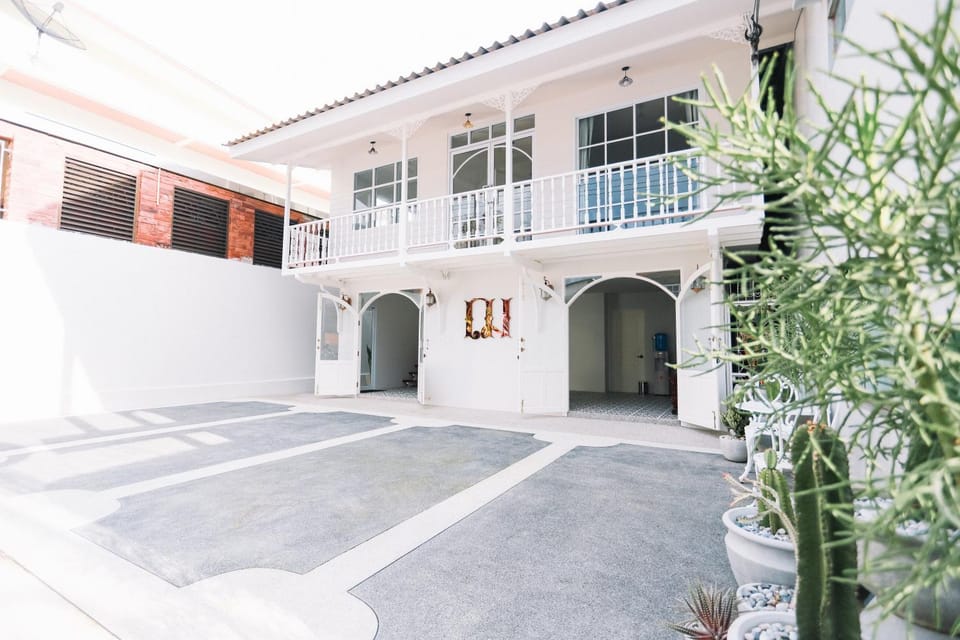 Property building, Facade/entrance, Day, Parking