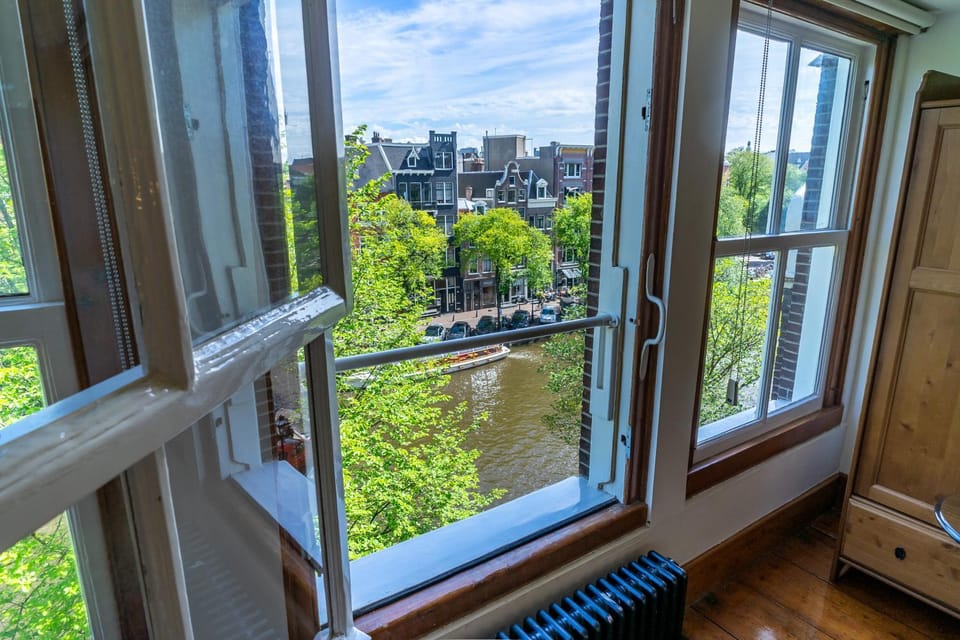 B&B Singel Suites Bed and Breakfast in Amsterdam
