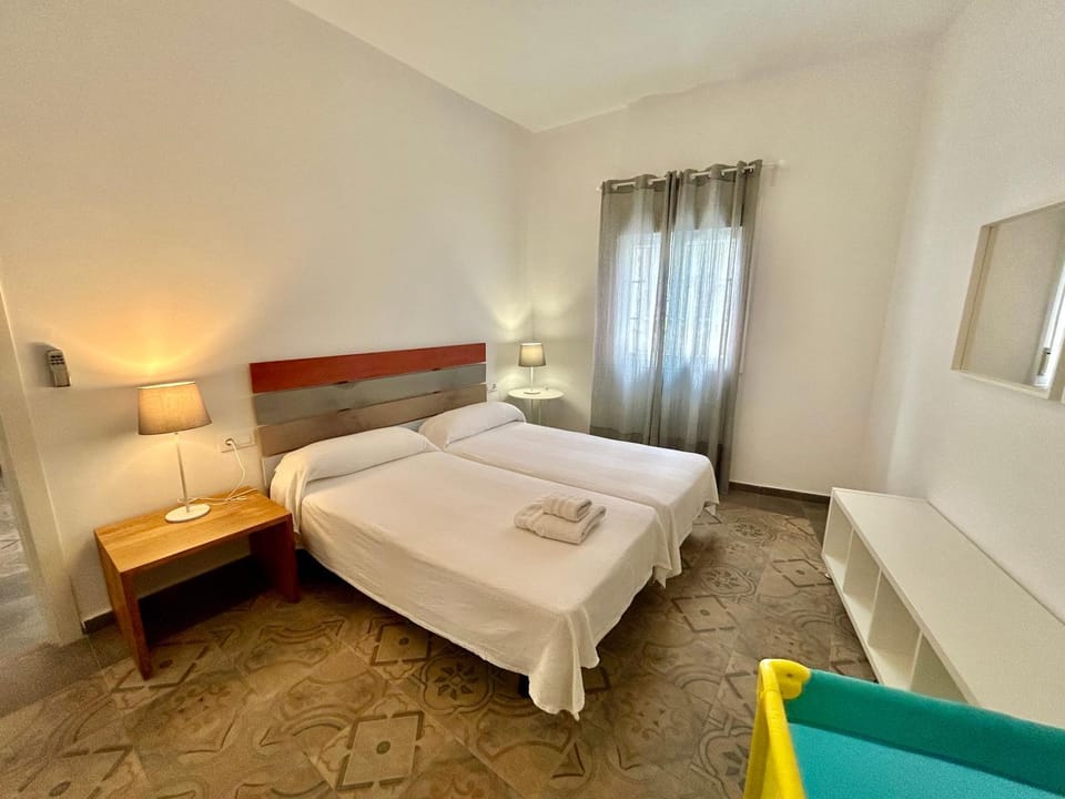 Acogedor apt 8pax 4Bdr 2Bth - CozyHomeSevilla1 Apartment in Seville