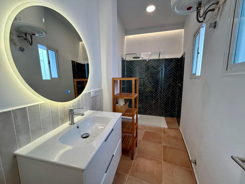Acogedor apt 8pax 4Bdr 2Bth - CozyHomeSevilla1 Apartment in Seville