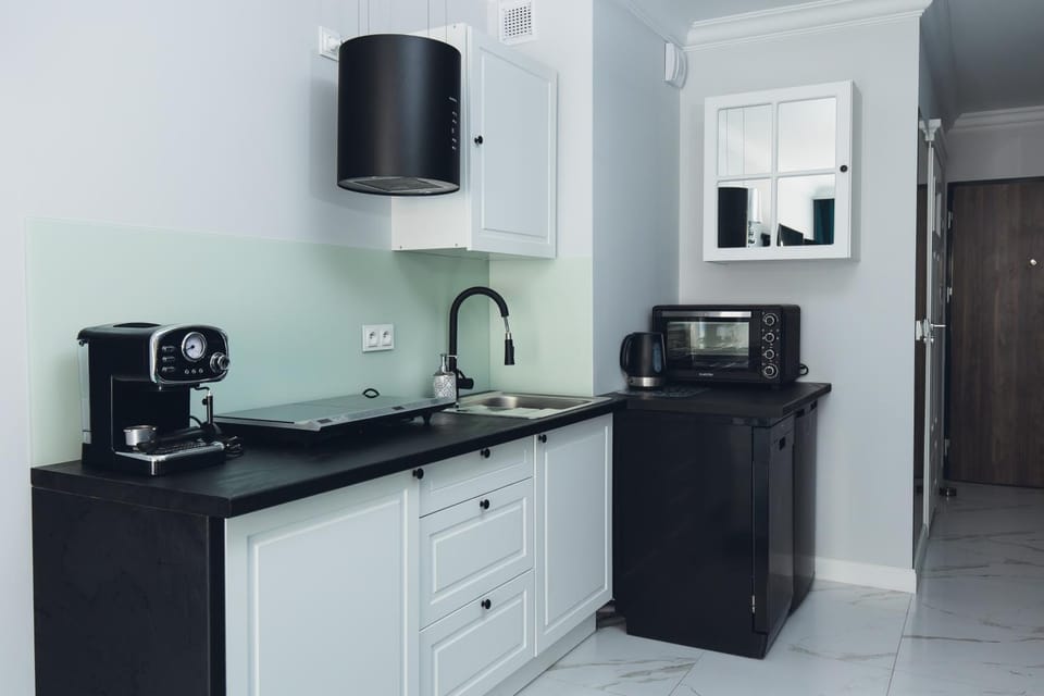 Kitchen or kitchenette, Dining area, minibar
