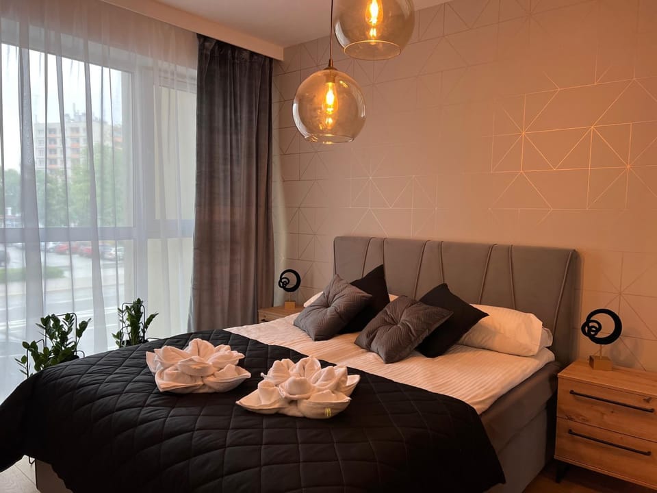 Family & Business Elegant Apartments, Kadzielnia, WDK, Stadion Korona -1 Bedroom, Terrace, Garage, NEW! Apartment in Poland
