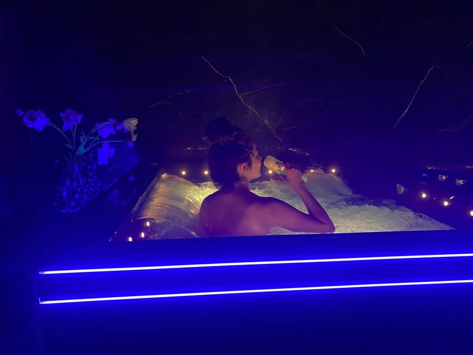 La Ronde des Bois - Romance et Bien Être - Jacuzzi privatif-piscine-patio House in Bourgogne-Franche-Comté