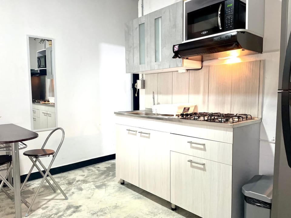 Kitchen or kitchenette, Dining area, pet friendly, stove