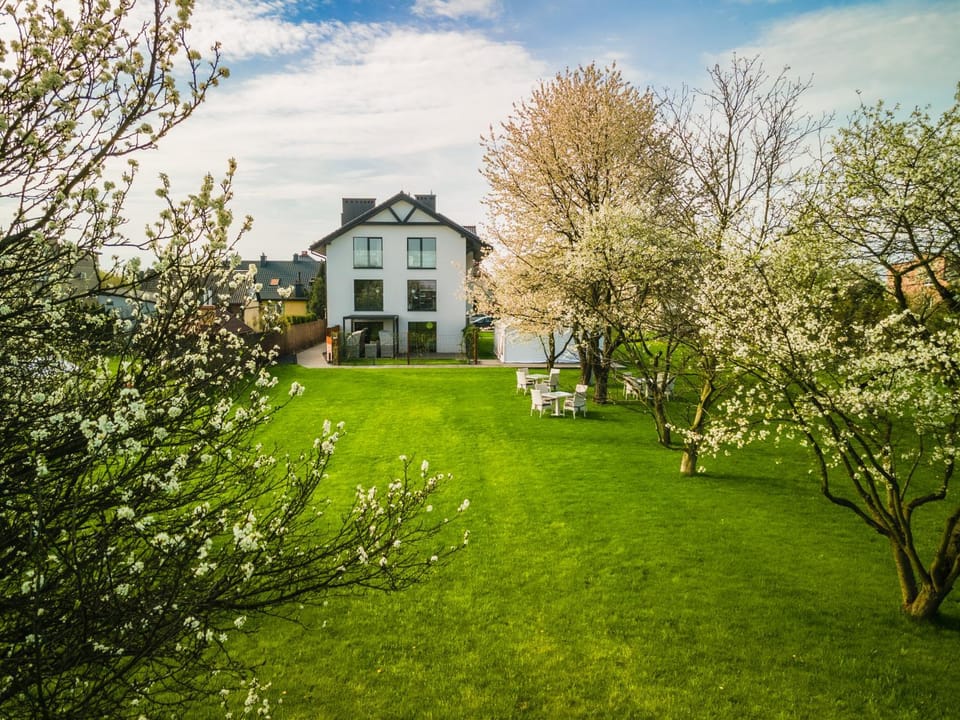 Property building, Spring, Day, Natural landscape, Garden, Garden view