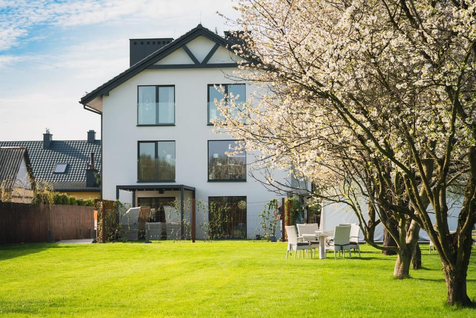 Property building, Spring, Day, Natural landscape, Garden, Garden view