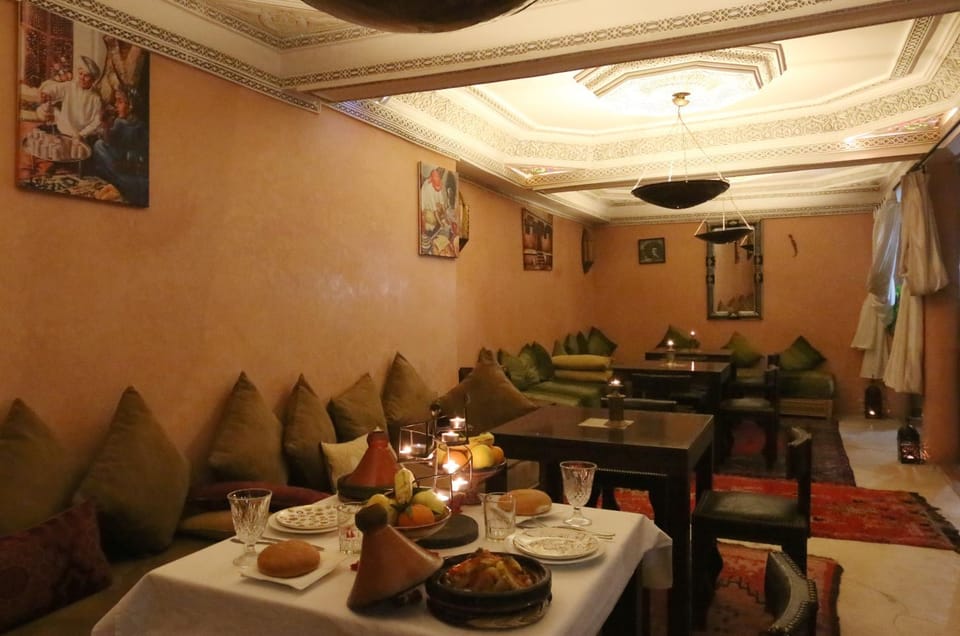 Dining area, On site, City view, Landmark view, Mountain view, Street view