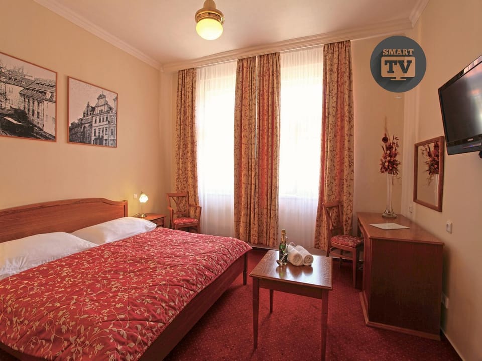 Bed, Photo of the whole room