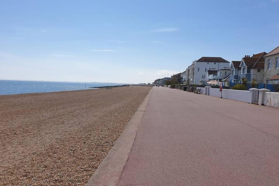 Neighbourhood, Natural landscape, Beach, Sea view