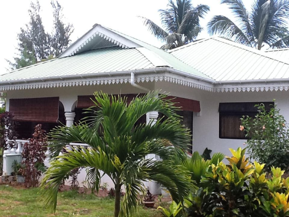 Property building, Day, Garden