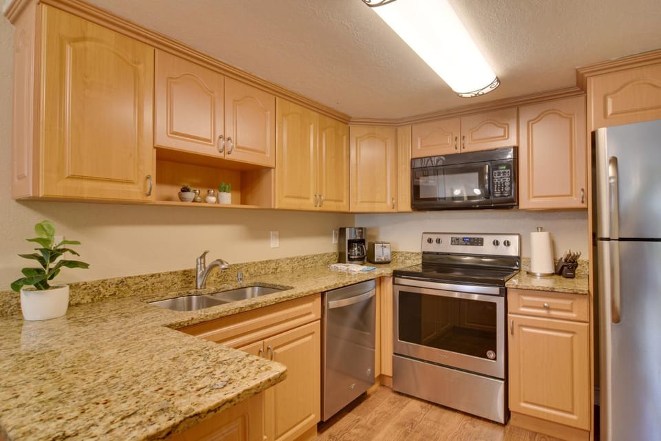 Sarasota Escape ~ 4 Mi to Siesta Key Beach! House in Gulf Gate Estates