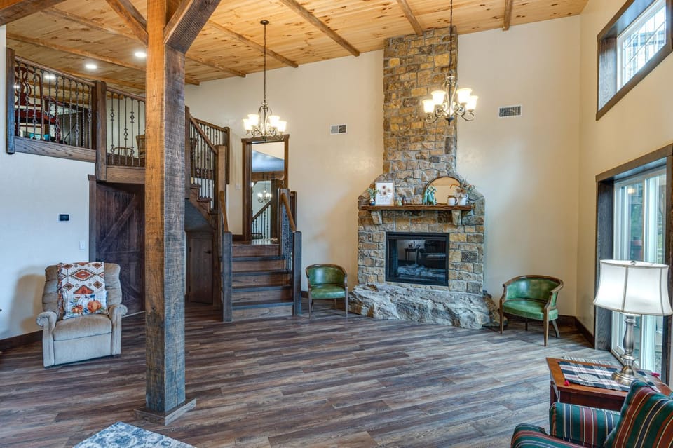 Eagle Crest Lodge - Large Group Getaway! House in Indiana