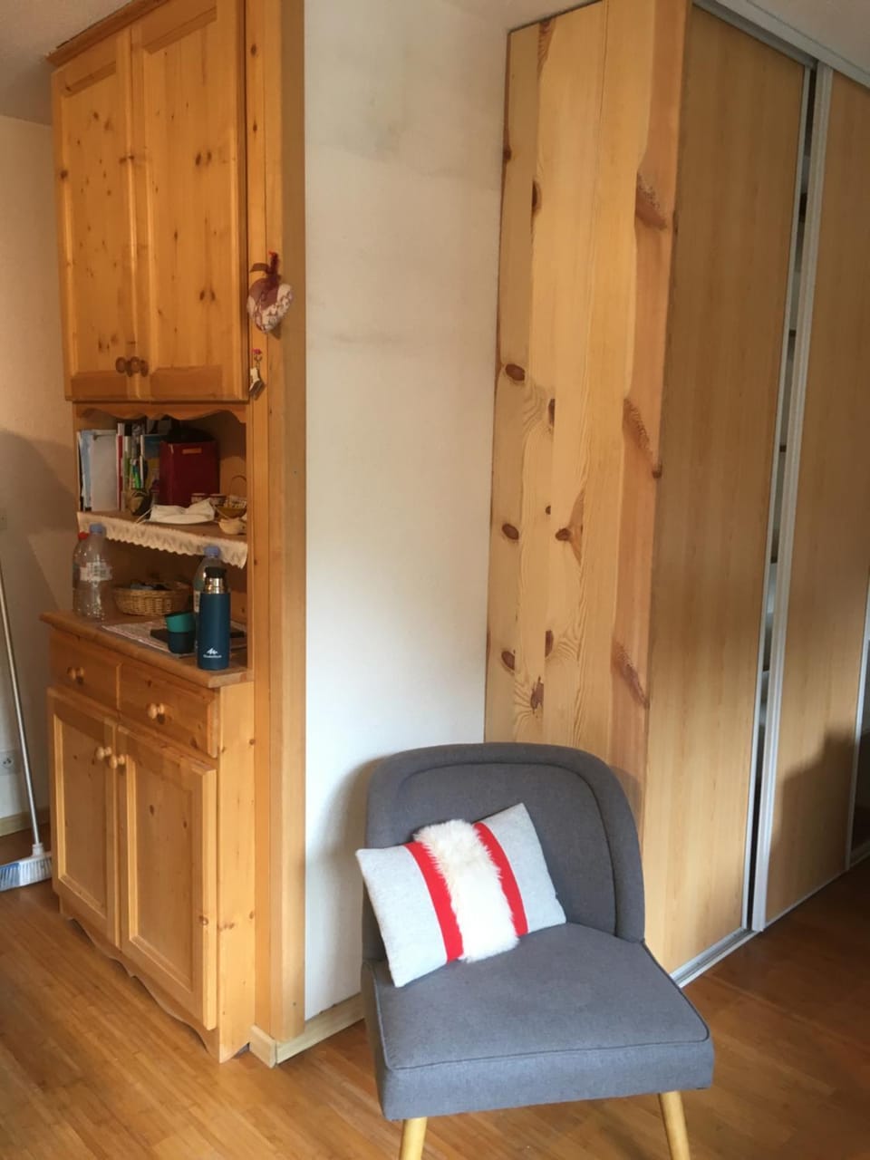 Seating area, wardrobe