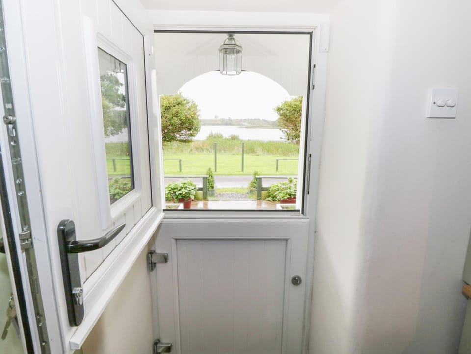 Lakeside Cottage House in County Sligo