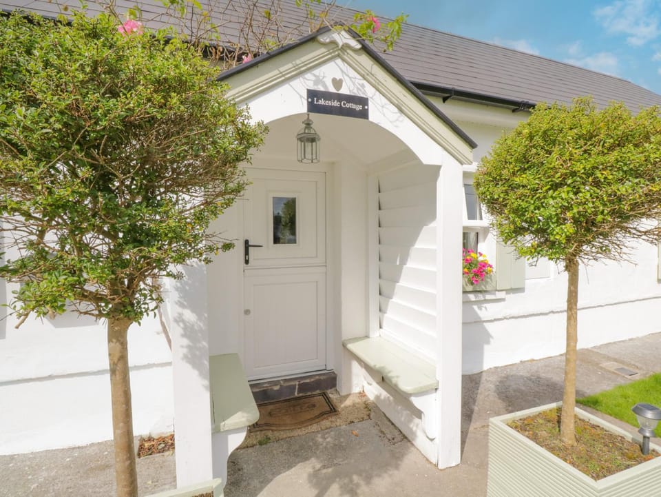Lakeside Cottage House in County Sligo