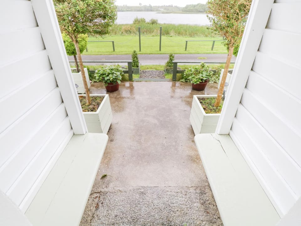 Lakeside Cottage House in County Sligo