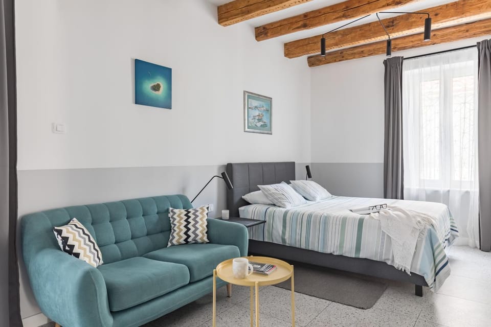 Bed, Day, Summer, Living room, Photo of the whole room, Seating area, Beach, Bedroom