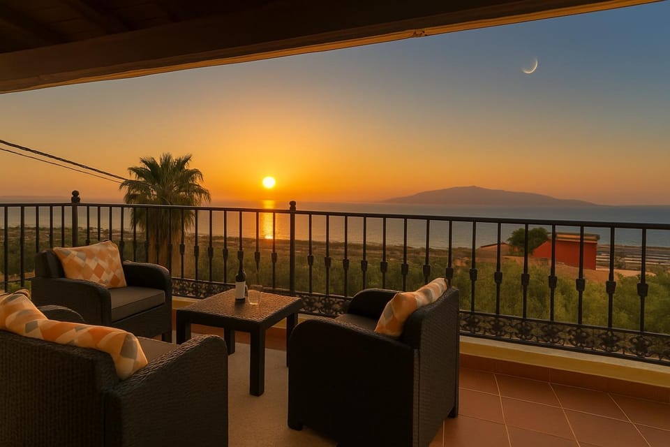 Day, Natural landscape, Balcony/Terrace, Seating area, Sea view, Sunrise