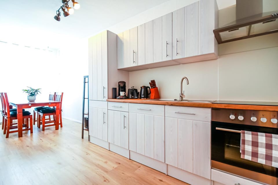 Kitchen or kitchenette, Photo of the whole room, Dining area