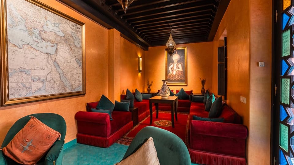 Living room, Seating area