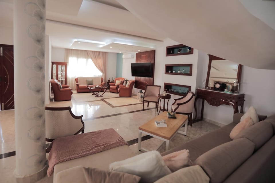 Living room, Seating area