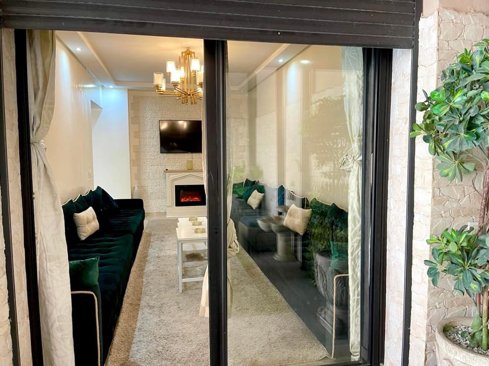 Communal lounge/ TV room, TV and multimedia, Living room, Seating area
