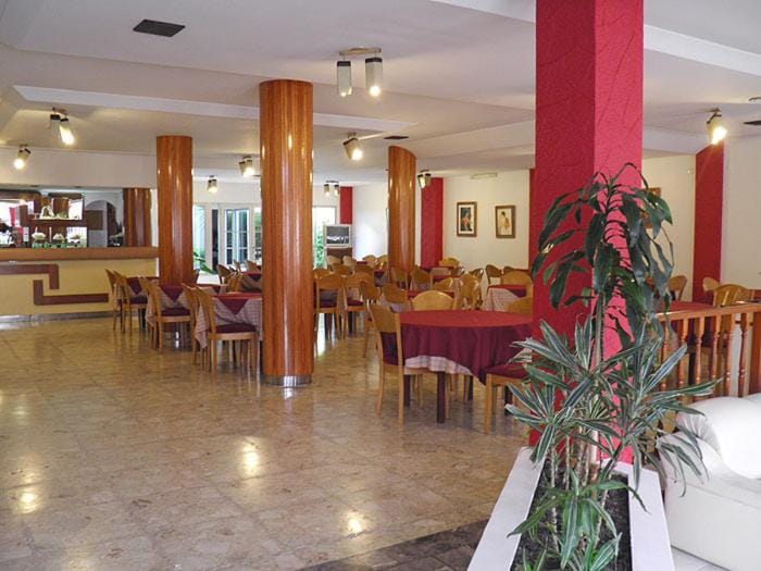 Restaurant/places to eat, Day