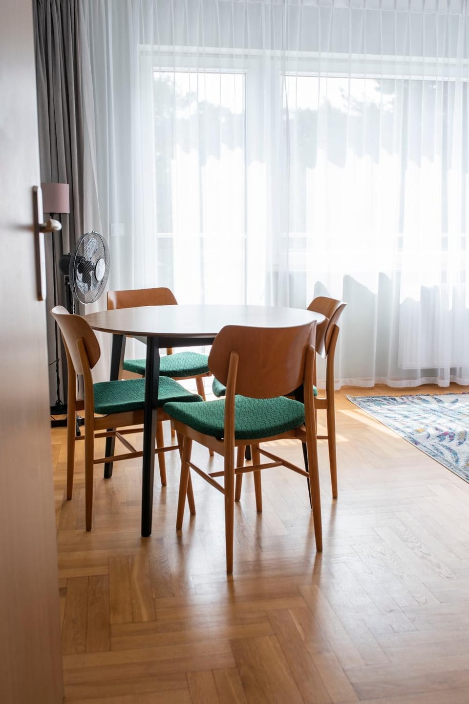 Living room, Seating area, Dining area