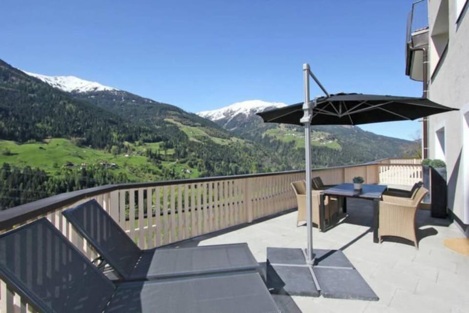 Balcony/Terrace, Balcony/Terrace, Mountain view