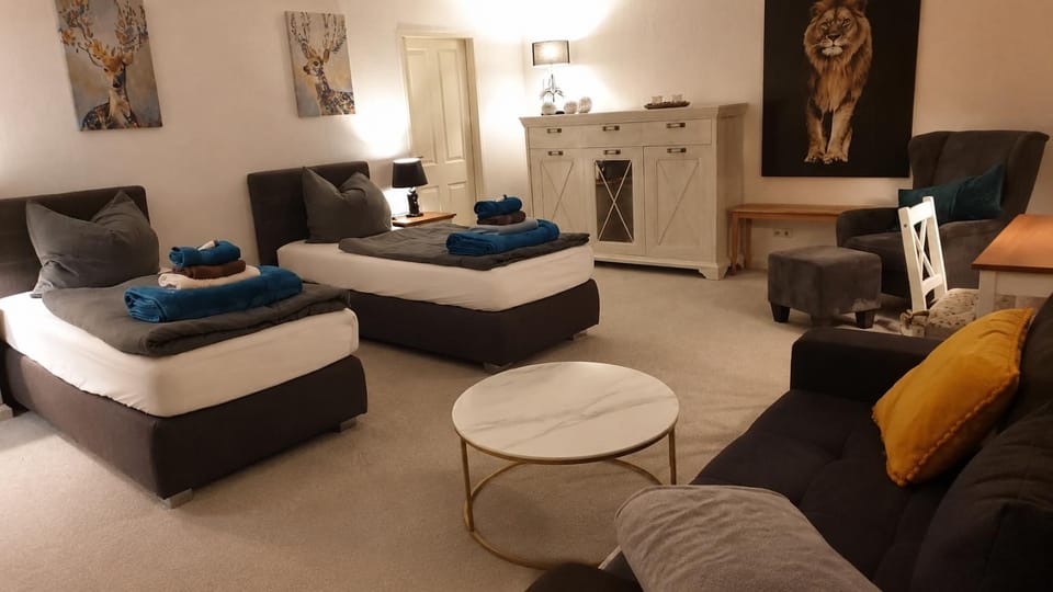 Bed, Living room, Photo of the whole room, Seating area, Bedroom