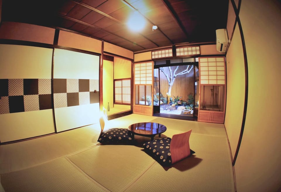 Photo of the whole room, Garden view, Inner courtyard view