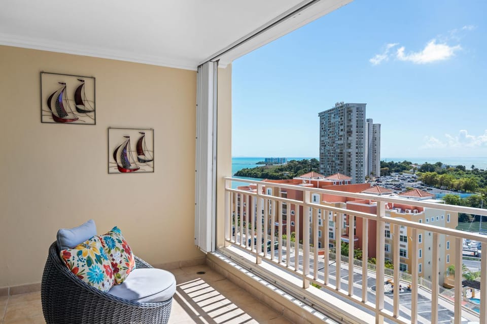 Ocean View Condo in Peña Mar Pools and Security 24 hrs Apartment in Fajardo
