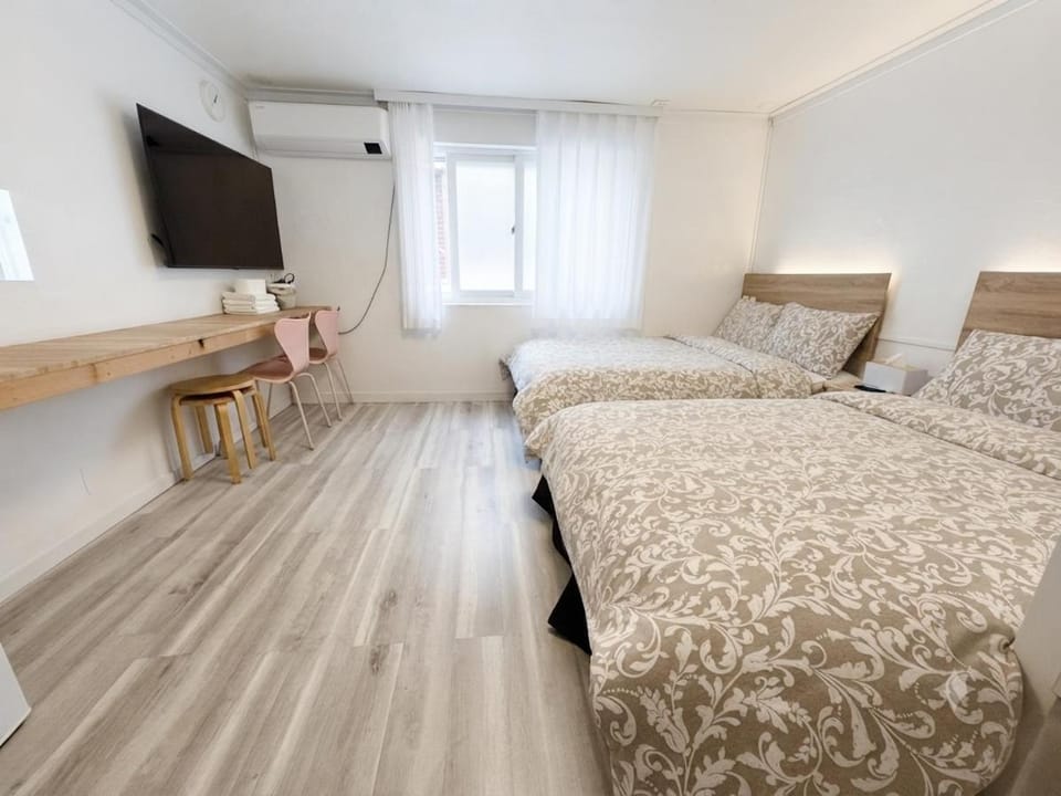 Seoul Mansion Guesthouse Bed and Breakfast in Seoul