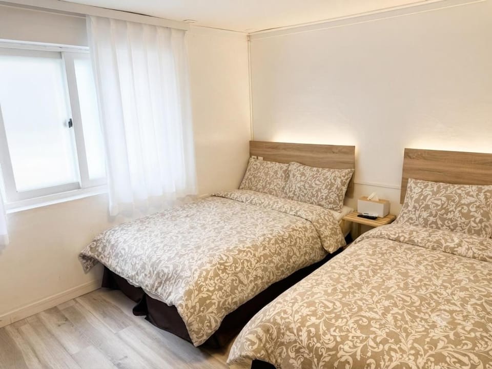 Seoul Mansion Guesthouse Bed and Breakfast in Seoul