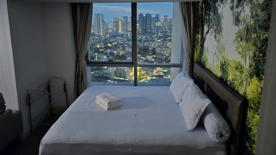 Bed, Photo of the whole room, Bedroom, City view